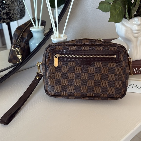 Louis Vuitton Handbags - Louis Vuitton Damier Pochette Bie Macau Second Bag
Clutch Bag****AUTHENTIC*****